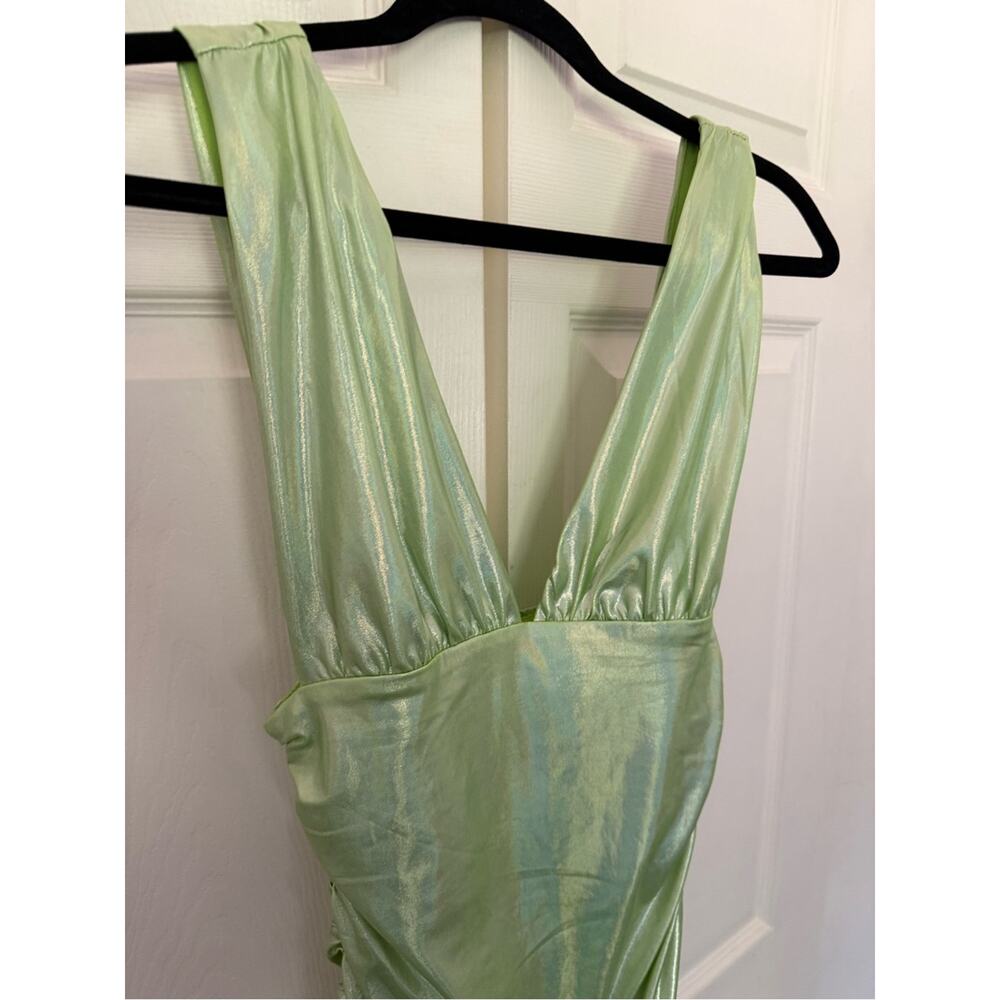 REVOLVE Superdown Kerrie Deep V Dress Metallic Green Ruched Mini Dress Small - Picture 4 of 10